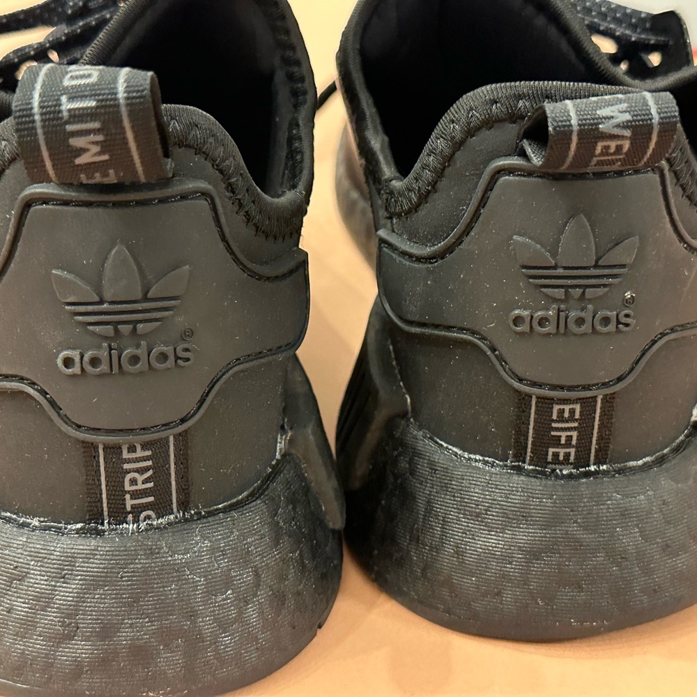 NMD R1 adidas VI - Picture 3 of 7